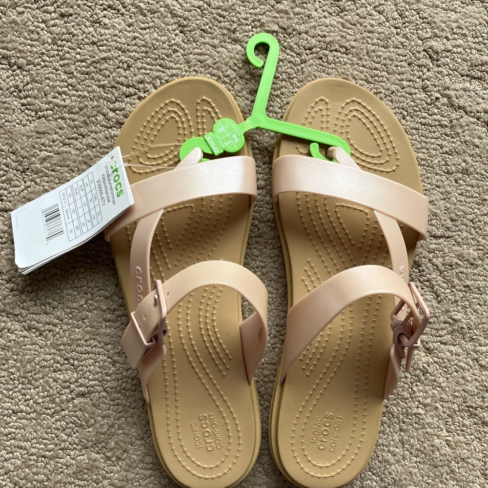 Crocs Tulum Toe Post Sandals Flip Flops 9 NWT shimmer pink
